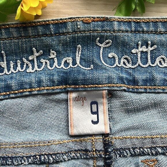 NWT Industrial Cotton Light Wash Capris Jeans Cropped Size 9 - Picture 6 of 7